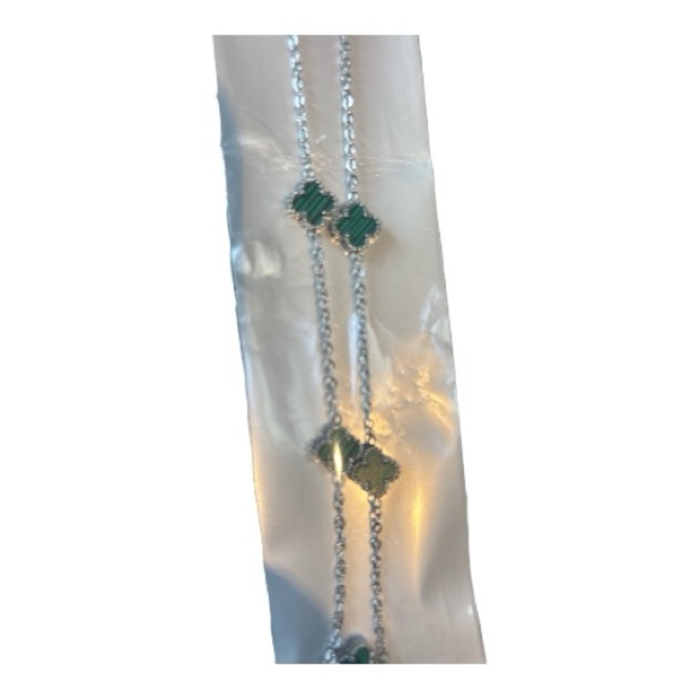 Clover Charm Necklace – Red/Gold or Green/Silver | NEW - Picture 5 of 7